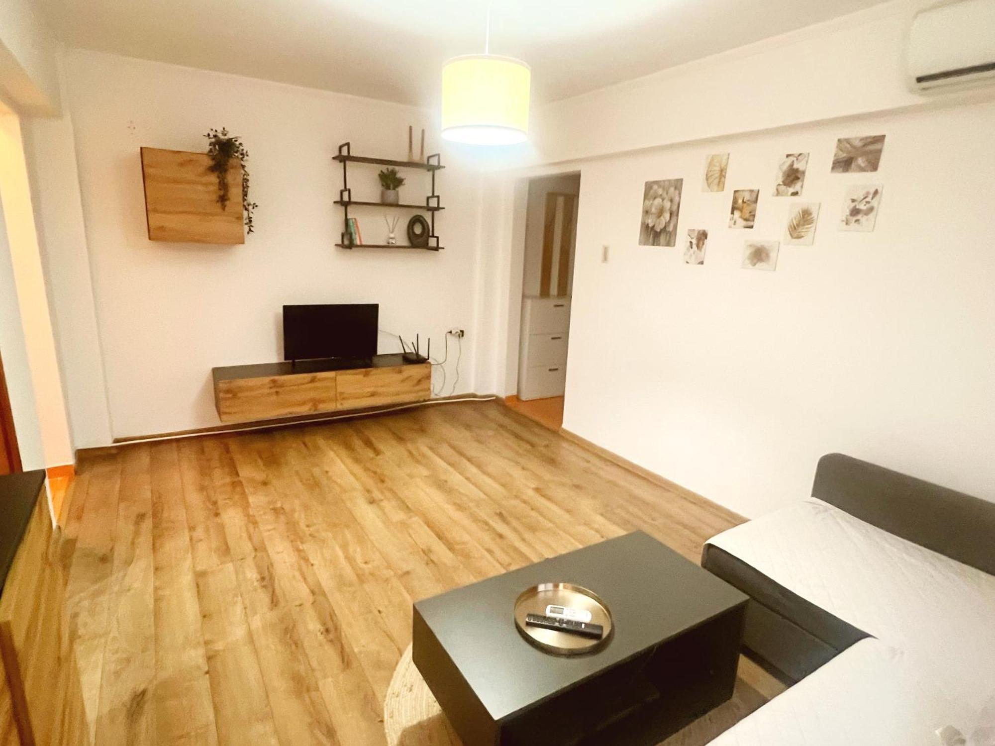 Piata Ovidiu 14 Lowcost Constanta Ngoại thất bức ảnh